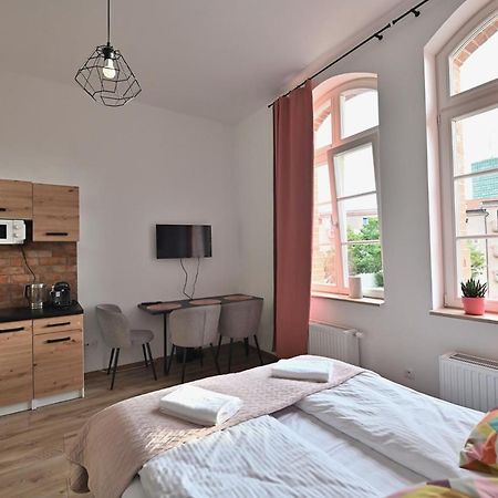 Live & Travel Apartments Waterlane Vintage Гданьск Экстерьер фото