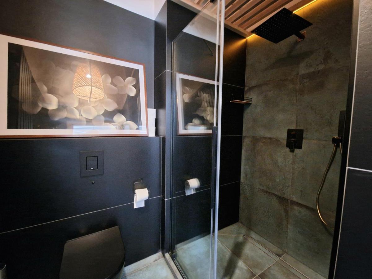 Live & Travel Apartments Waterlane Vintage Гданьск Экстерьер фото