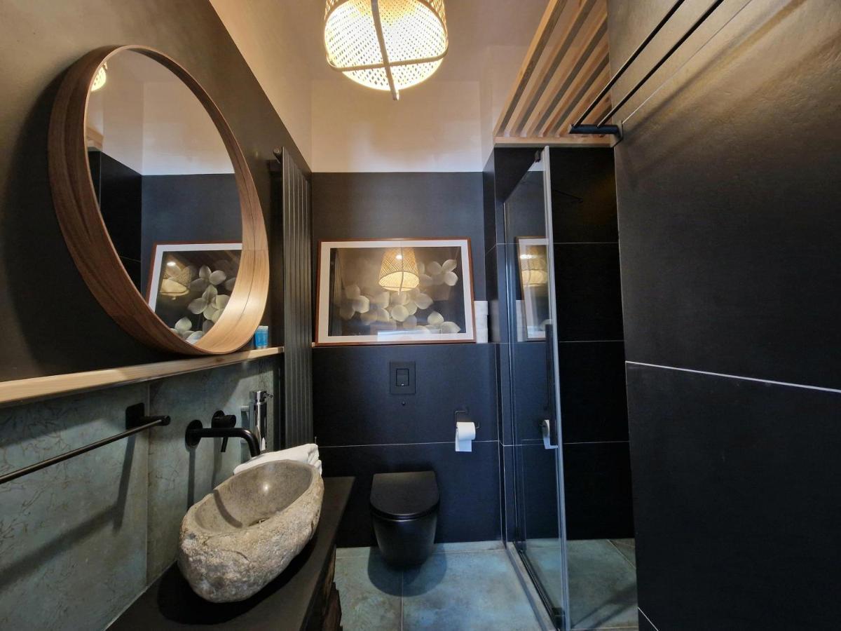 Live & Travel Apartments Waterlane Vintage Гданьск Экстерьер фото