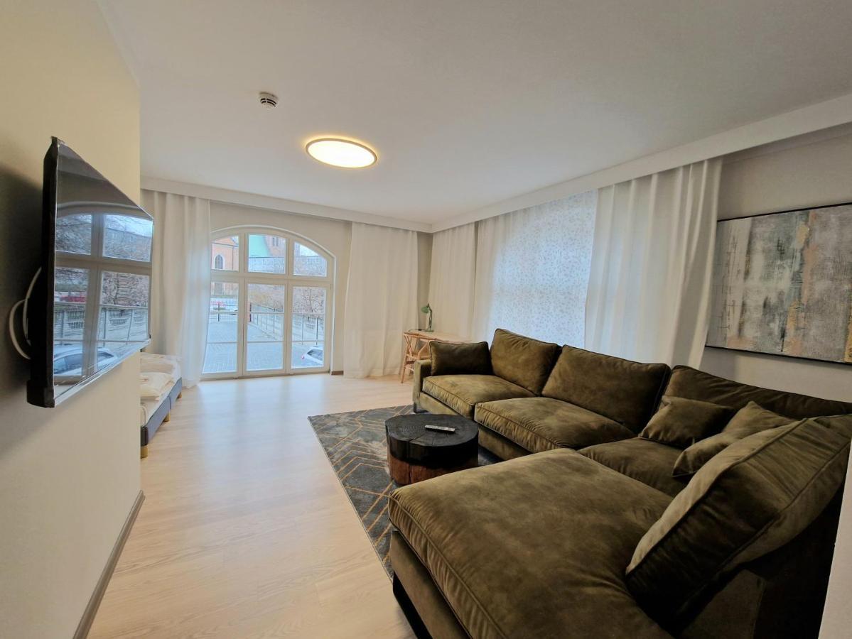 Live & Travel Apartments Waterlane Vintage Гданьск Экстерьер фото