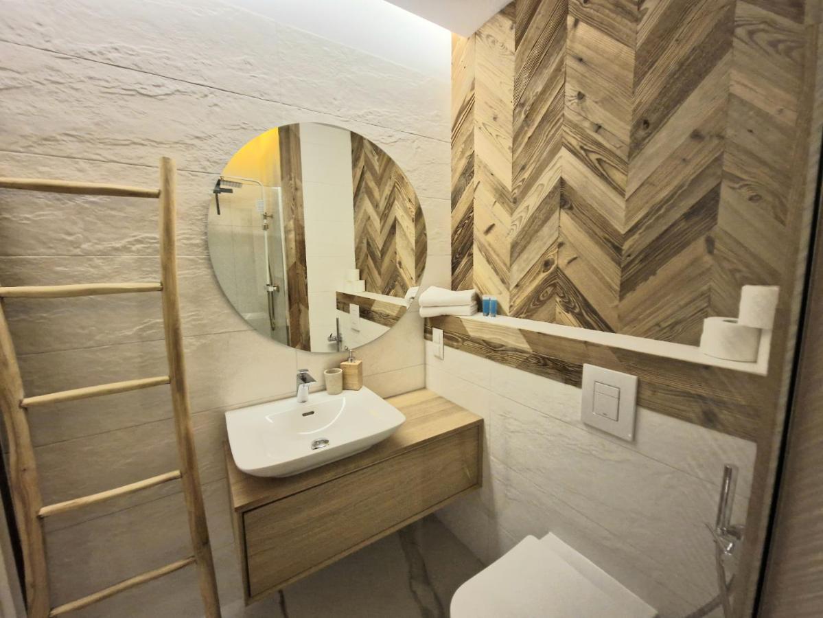 Live & Travel Apartments Waterlane Vintage Гданьск Экстерьер фото