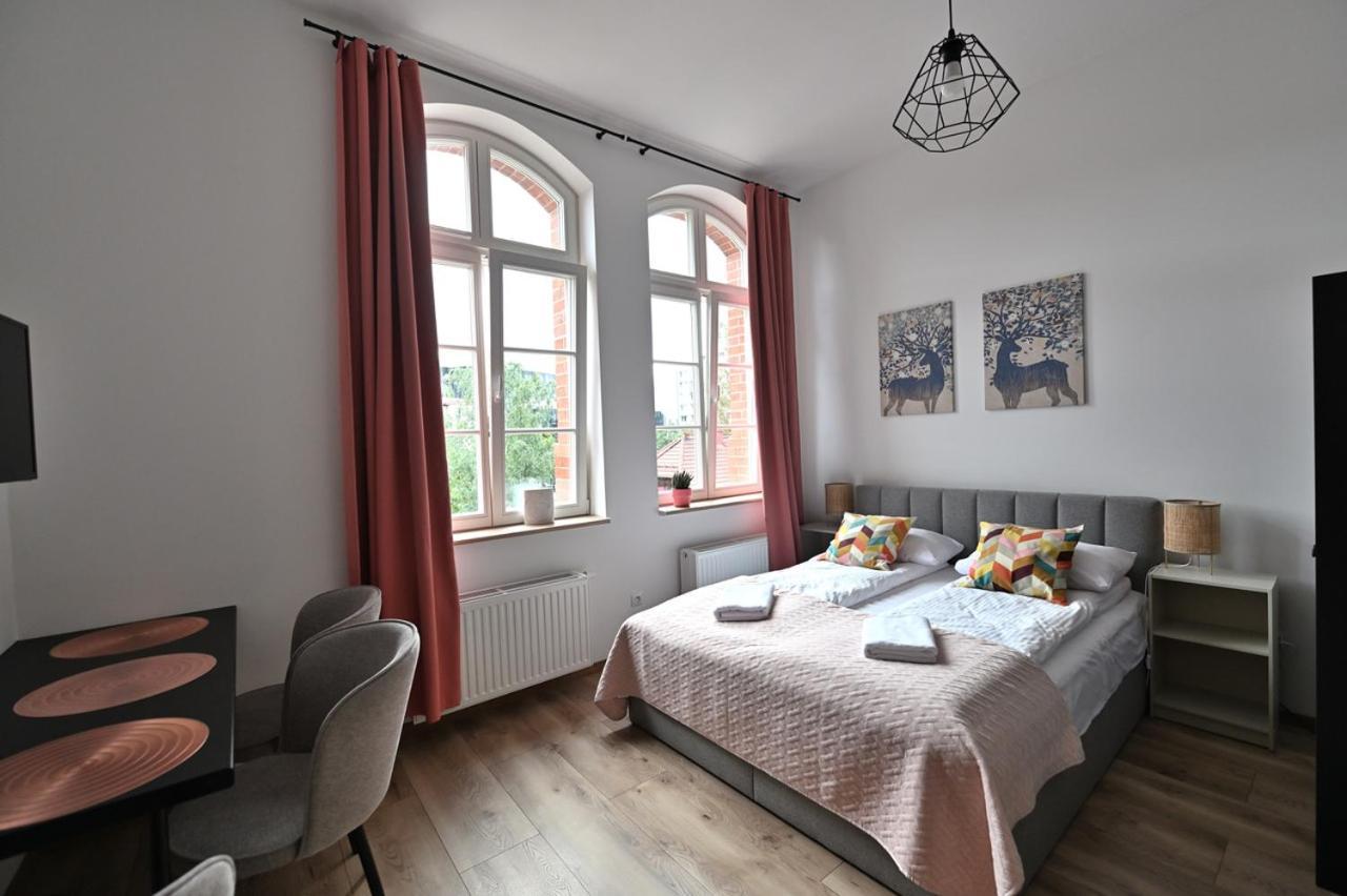 Live & Travel Apartments Waterlane Vintage Гданьск Экстерьер фото